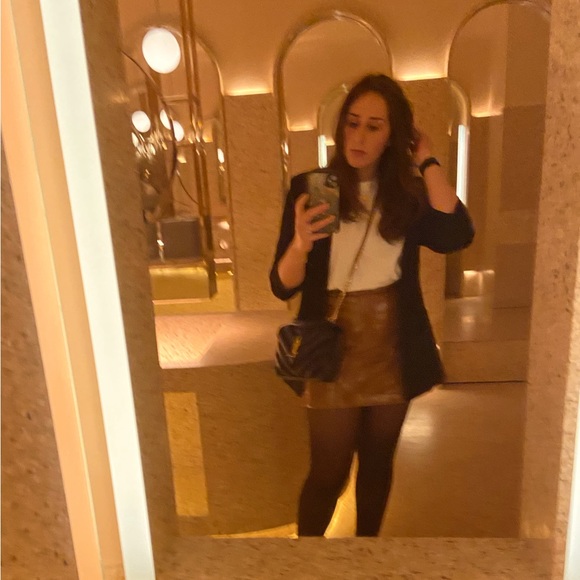 Meet your Posher, Jennifer - Picture 1 of 1